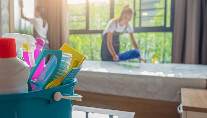 راهنمای انتخاب بهترین نظافتچی برای منزل