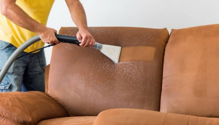 تمیز کردن مبل پارچه ای با چند روش ساده