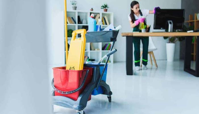 چرا باید نظافتچی استخدام کنیم؟
