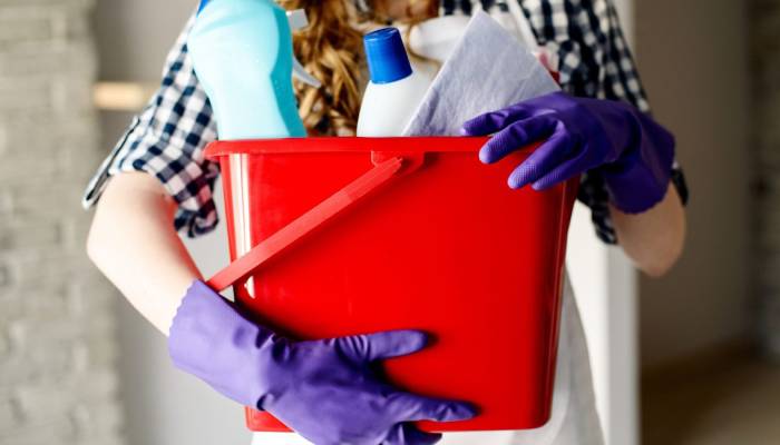 مزایای استخدام نظافتچی