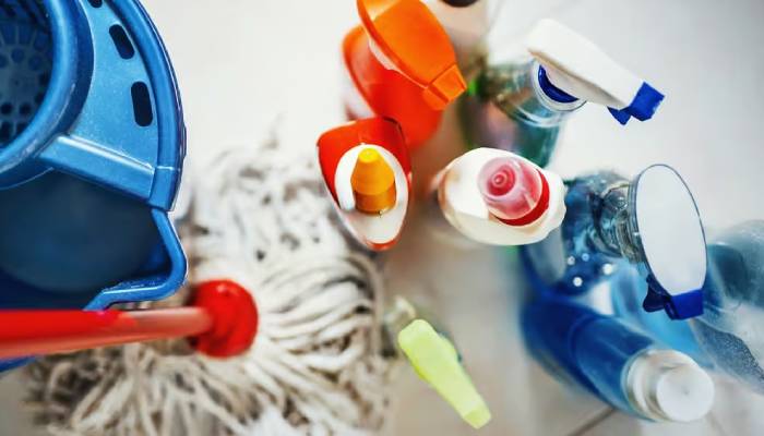 مزایای استخدام نظافتچی