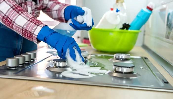 نحوه تمیز کردن اجاق گاز با پاک‌کننده خانگی