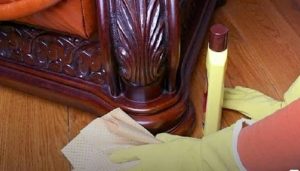 چگونگی تمیز کردن دسته و پایه مبل چوبی یا فلزی