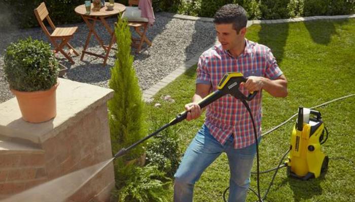 بهترین و سریع ترین روش شست و شوی حیاط و محوطه باغ