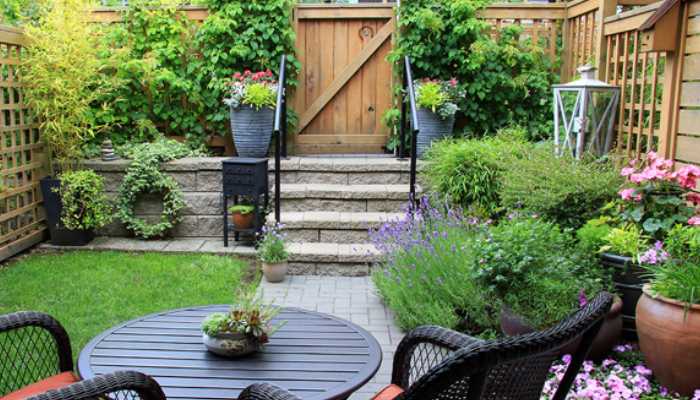 راهنمای گام به گام برای تمیز کردن پشت بام خانه