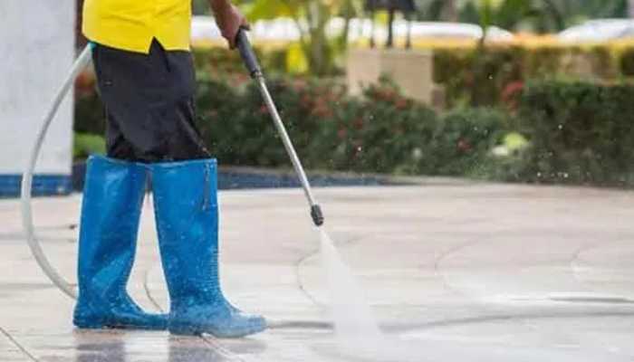 روش های آسان برای نظافت حیاط و پشت بام